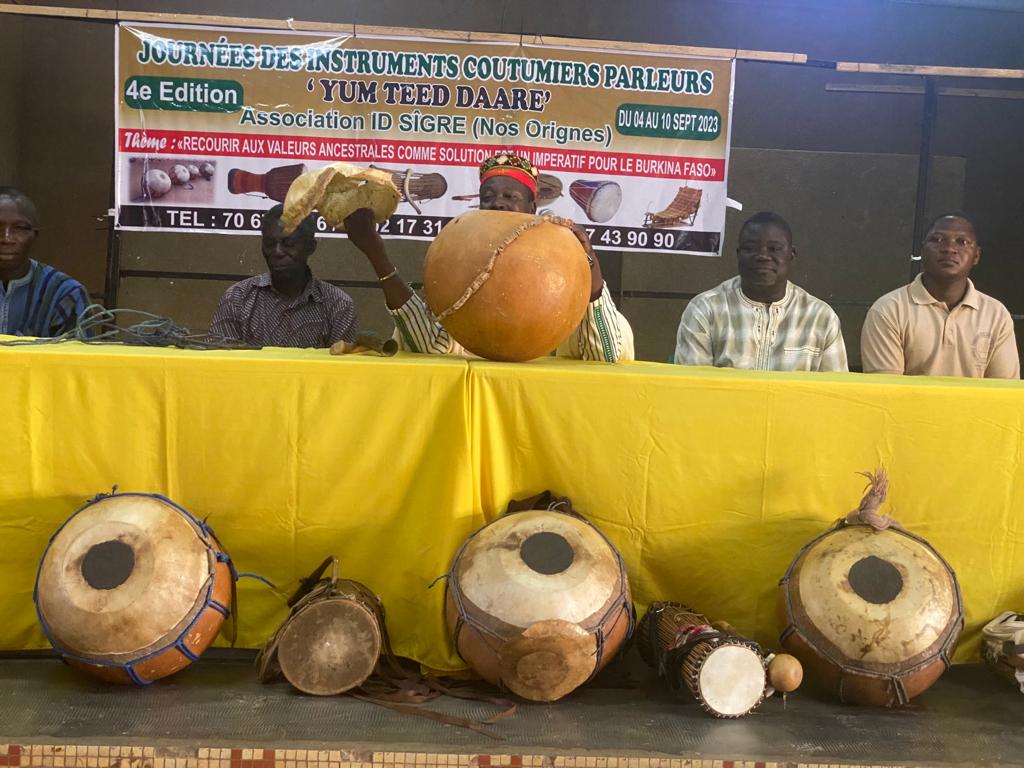 Burkina / Culture : Des journalistes à l’école des instruments coutumiers parleurs 