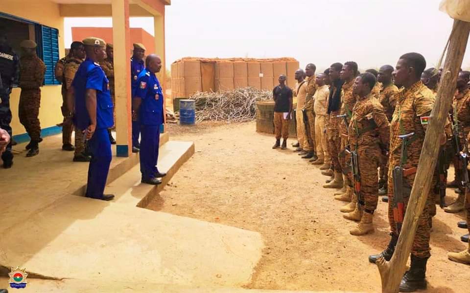 Burkina : Le Chef d’Etat-Major de la Gendarmerie en visite au Détachement du pont Nakambé.