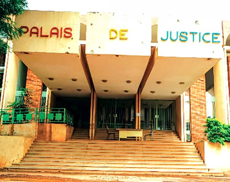 Burkina/Justice : Le procureur requiert 10 ans d’emprisonnement contre un prévenu poursuivi pour acte de grand banditisme 