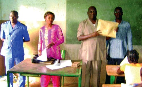 LANCEMENT DES CONCOURS DIRECTS SESSION 2012 : Une candidate accouche pendant la composition à Koudougou
