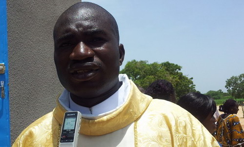 Paroisse de Bissinguin : L’abbé Jean Konseibo burkinabè rend grâce à Dieu