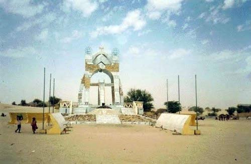 Nord-Mali : des islamistes détruisent le monument de l’indépendance à Tombouctou