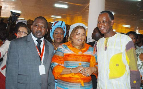 Journée de la Côte d’Ivoire : La première Dame Chantal Compaoré « fière » de l’artisanat africain
