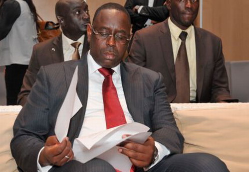 Le président sénégalais Macky Sall entend passer aux choses sérieuses et liquide du gouvernement ses « meilleurs amis » (1/2)