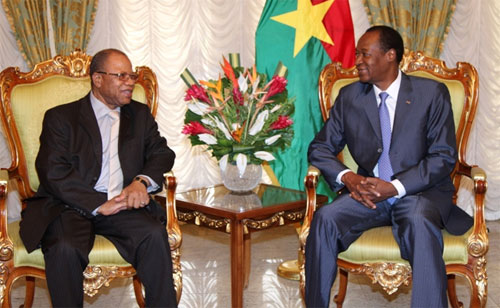 Blaise COMPAORE reçoit le nouveau Premier ministre du Mali, porteur d’un message de Diouncouda TRAORE