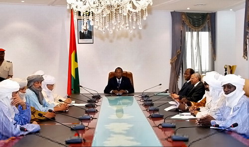Mali : Après avoir décidé la guerre, Paris entend que soit relancé le dialogue politique.