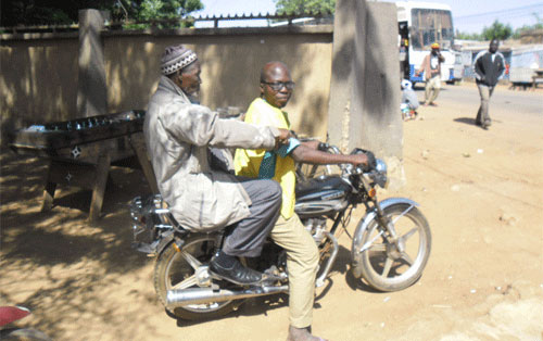 Taxis moto à Tenkodogo : Un gagne pain à organiser