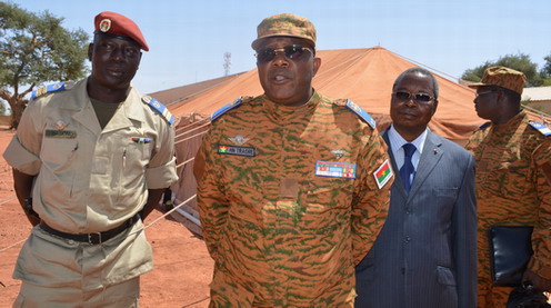 Mali : Le Gal Honoré Traoré rend visite au   bataillon  BADENYA à Markala
