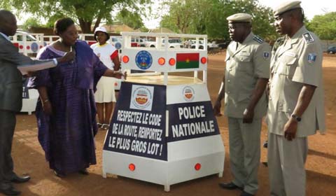 20 box ‘’LONAB’’ de sécurité routière à la Police Nationale 	 :  C’est un  bien public à protéger, dixit Roger Zango