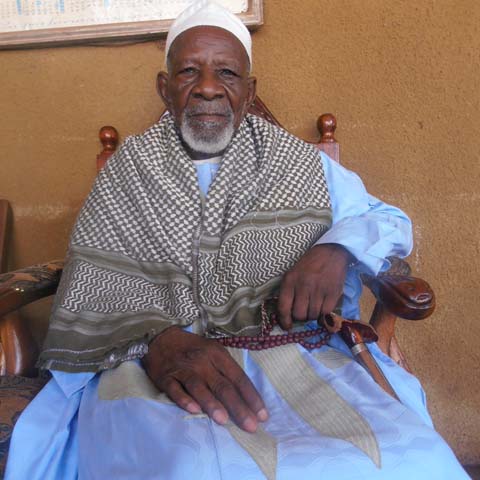 Sa majesté M’Pa Yacouba Sanou : chef traditionnel apolitique, palais modeste
