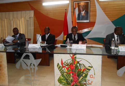 3ème Conférence au sommet Burkina Faso-Côte D’Ivoire : les ministres examinent le rapport des experts