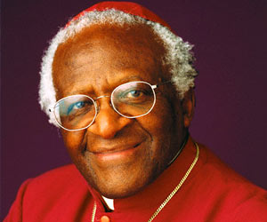 Desmond Tutu : « Le meilleur hommage à Mandela serait une démocratie réelle et en marche »