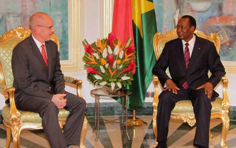 L’ambassadeur du Royaume de Belgique au Burkina en fin de mission reçu par le Président du Faso