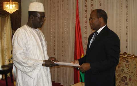 Le nouvel Ambassadeur du Mali se présente au Chef de la diplomatie burkinabè.