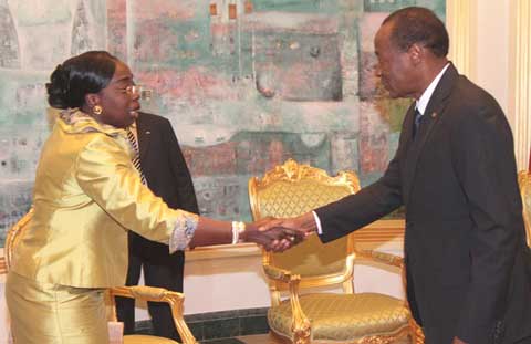 Le Président Ali Ondimba BONGO du Gabon adresse un message à son frère et ami, le Président Blaise COMPAORE