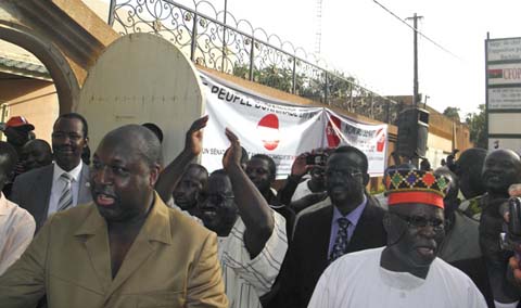  Lutte pour le pouvoir au Faso : L’opposition veut reprendre la main