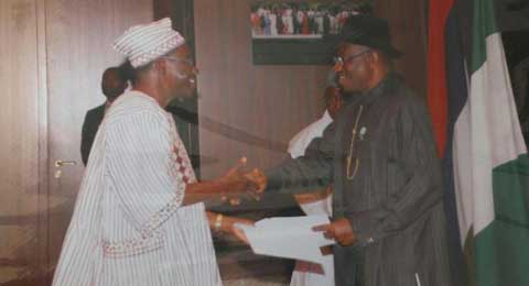 Présentation des Lettres de créance de l’Ambassadeur Firmin N’DO au Président nigérian