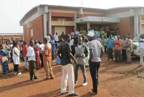 Centre hospitalier régional de Banfora : Le personnel exige le départ du directeur général