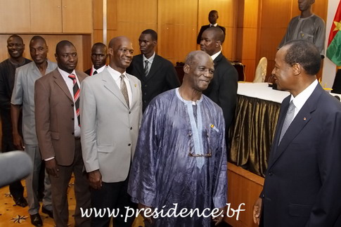 La classe politique et la société civile maliennes rendent hommage au Président du Faso
