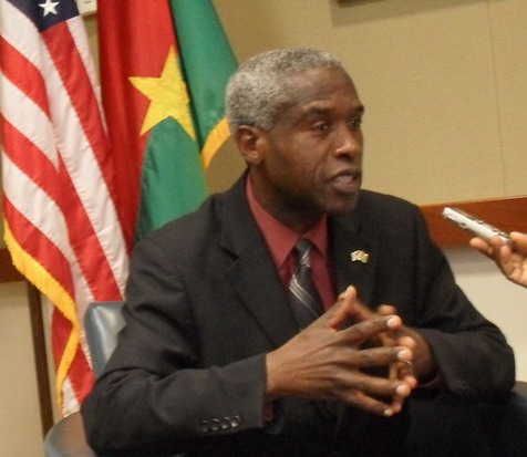 Ambassadeur Tulinabo Mushingi : « Ce que le Président du Faso a dit à Washington sur les hommes forts  n’est pas une réplique à Obama » 