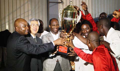 Karaté Do : Epervier club de Ouagadougou vainqueur de la Coupe de l’Ambassadeur du Japon