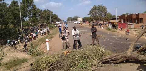 Manifestations contre le referendum : la circulation « coupée » à la sortie nord-est de Ouaga 