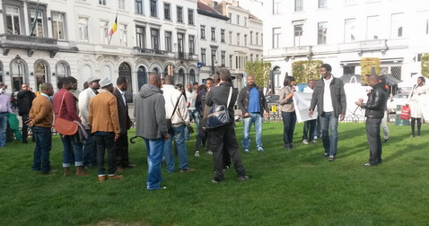 Marche de protestation devant le parlement européen : Le MPP distribue des billets mais échoue tout de même
