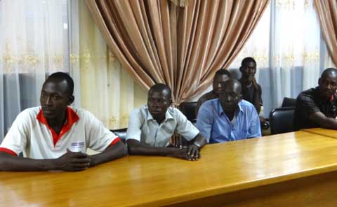 Contribution à la prise en charge des blessés de la crise : un groupe de jeunes de Kolognaba donnent 53.500FCFA au CHU-YO