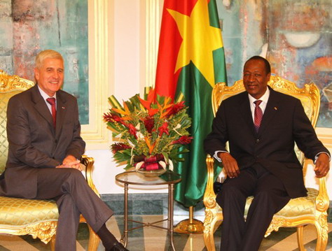 Emmanuel Beth, ancien ambassadeur de France au Burkina : L’exfiltration de Blaise Compaoré « a été réalisée à la demande de chefs d’Etat africains »