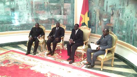 Présidence du Faso : l’ambassadeur d’Algérie et le gouverneur de la BCEAO chez Michel Kafando 