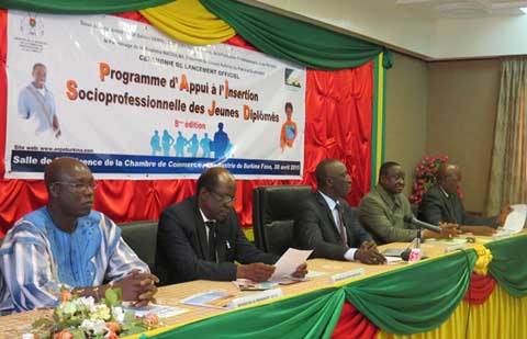 Insertion socioprofessionnelle des jeunes diplômés : Un programme pour booter le chômage hors du Burkina ! 