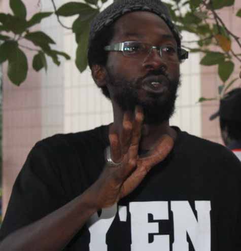 Fadel Barro du mouvement Y’en a marre  du Sénégal : « C’est faire un mauvais procès au Balai citoyen en pensant que c’est eux qui ont amené les militaires au pouvoir »