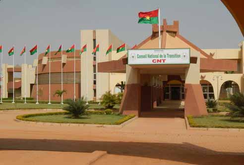 Transition au Burkina : Entre valse-hésitation, heureuses fautes et leçons venues d’ailleurs
