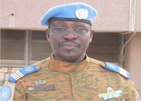 Le colonel Gervais REMEN, précédemment directeur des opérations à l’état-major de l’armée de terre, a été nommé ce lundi soir chef de l’état-major particulier du président du Faso, en remplacement du colonel Boureima KERE, inculpé dans le cadre des enquêtes sur le putsch du CND.