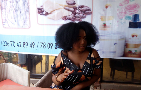 Entrepreneuriat féminin : Chef d’entreprise à 21 ans, Hillary Zoungrana s’occupe des cheveux avec Be-neere Cosmetics 
