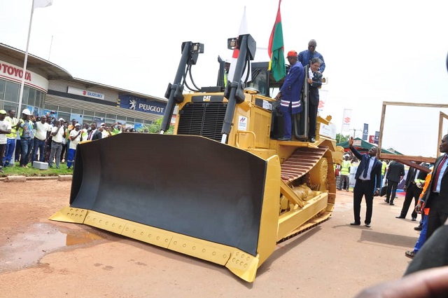 Boulevard des Tansoba de Ouagadougou : Le président Roch Kaboré lance officiellement les travaux de réhabilitation 
